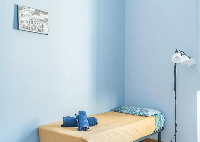 Lion Renting Metro Piramide